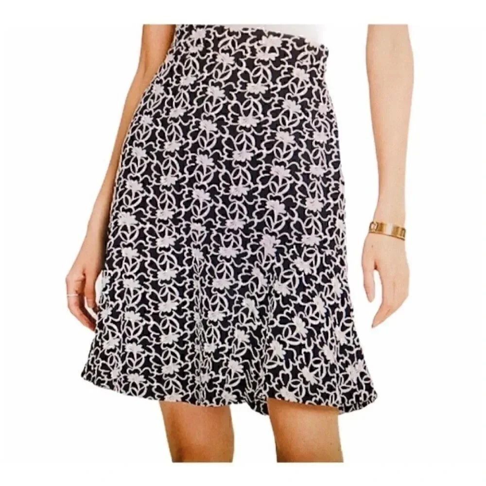 ANN TAYLOR  EMBROIDERED LACE PEPLUM SKIRT SZ 8P